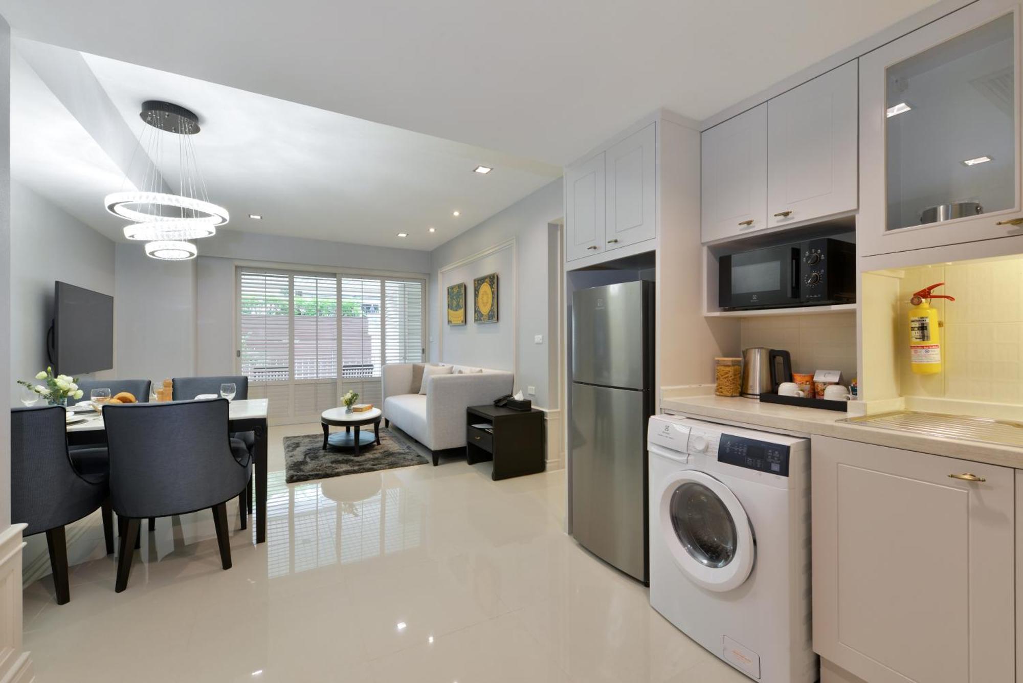Centre Point Sukhumvit Thong-Lo Hotell Bangkok Exteriör bild